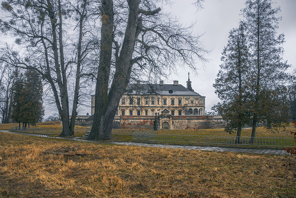 Фотографія Хатинка стрілась при дорозі наприкінці березня в мряку. / Юрій Максименко / photographers.ua