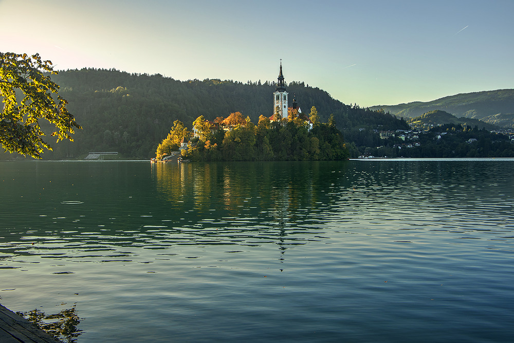 Фотографія Світлий вечір опустився на острівець свідомості серед хвилястих вод і берегів бажань. / Юрій Максименко / photographers.ua