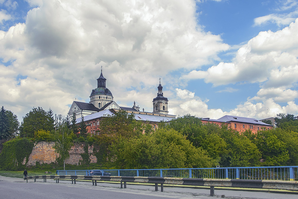 Фотографія Дорога поміж небесним і земним лежить і біжить. / Юрій Максименко / photographers.ua