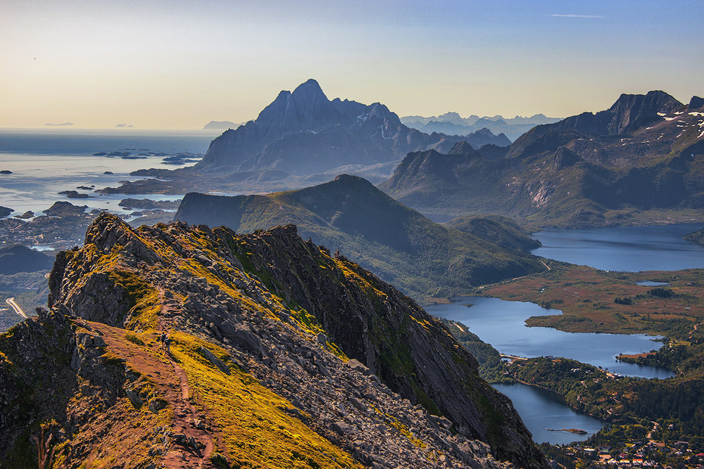 Фотографія Люде ходять-походжають, - туди-сюди поглядають: праворуч - прісна, ліворуч - солона вода. / Юрій Максименко / photographers.ua