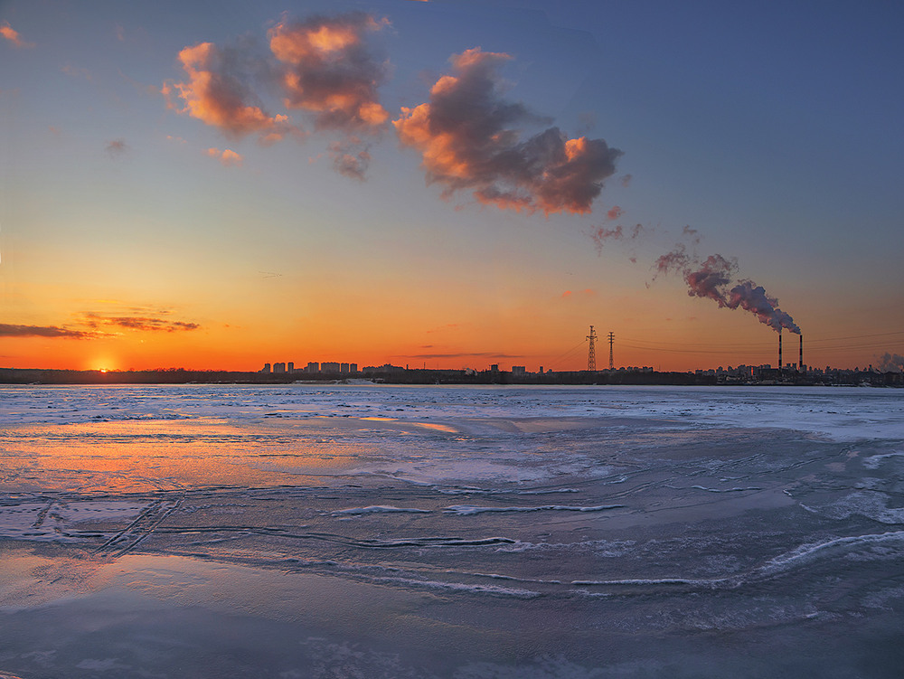 Фотографія Хмари продукувати людина вже трошки начилася. По кризі ходити - небезпечніше буває. / Юрій Максименко / photographers.ua
