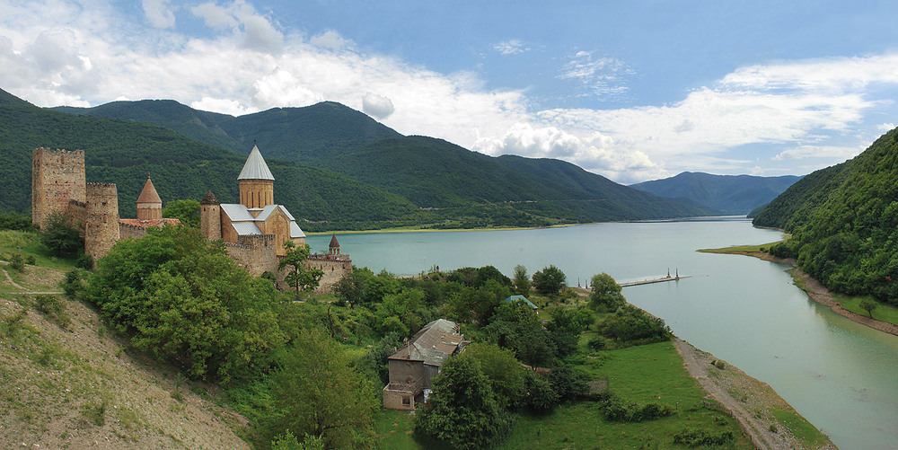 Фотографія Озеро, монастир, фортеця Анаурі. Грузія. / Юрій Максименко / photographers.ua