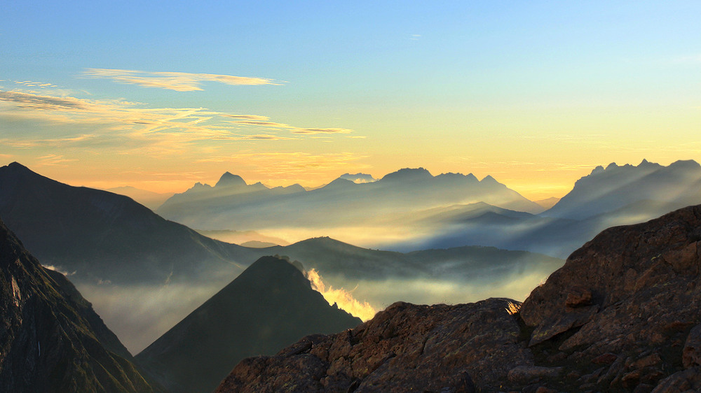 Фотографія Посеред каменів, малих і великих, хмар, хмарок, туманів, серпанків післядощових лине пісня ця. / Юрій Максименко / photographers.ua