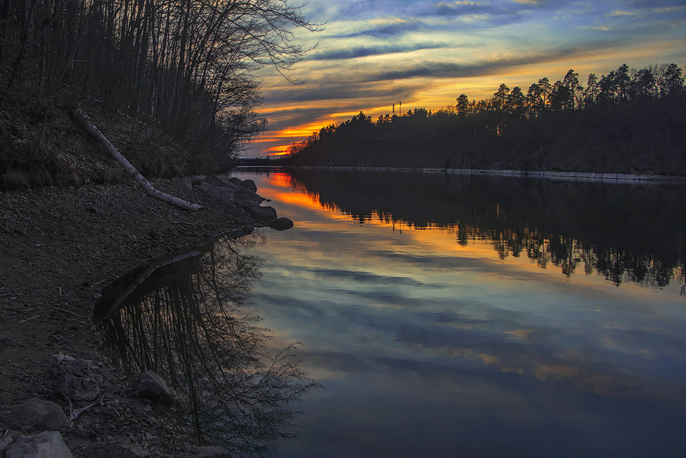 Фотографія На дні. Сонце заховало СЯ, а не бо - ще СЯє. / Юрій Максименко / photographers.ua
