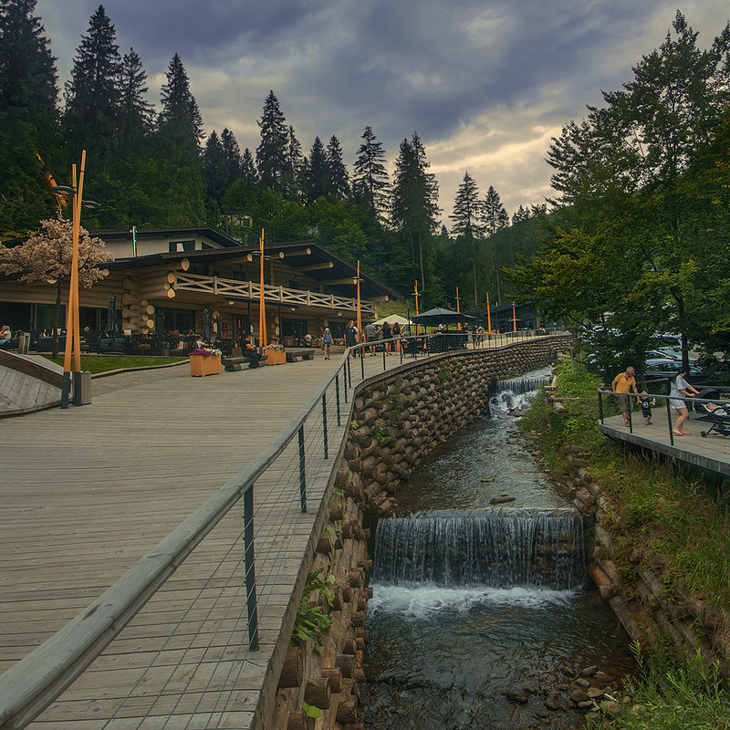 Фотографія Тече річка невеличка з вишневого са-а-ду увечері: в селі Пилипець з'явилася от-така набережна!!! / Юрій Максименко / photographers.ua