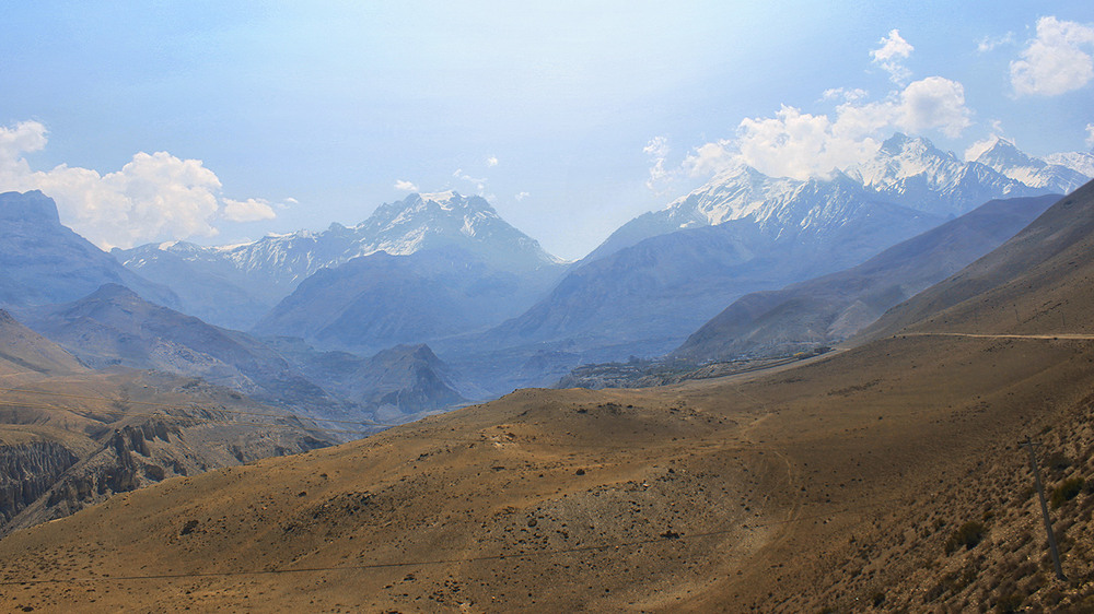 Фотографія Гори мліють у весняному мареві, хмарки радісно світяться, а люде - посміхаються. / Юрій Максименко / photographers.ua