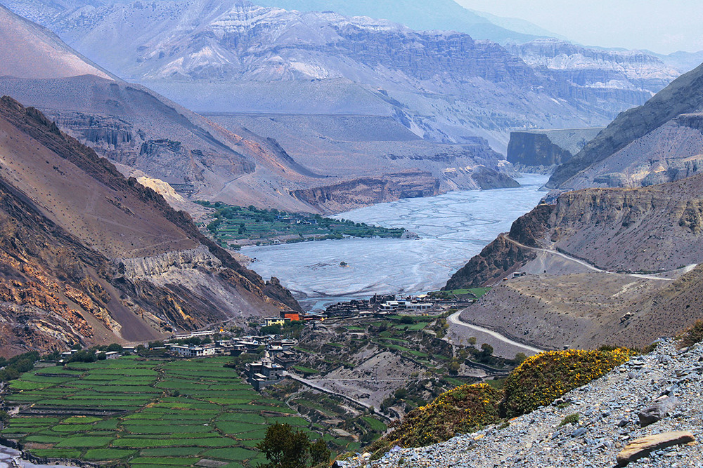 Фотографія На гімалайщині сільськогосподарські угіддя - доглянуті. Весна іде. / Юрій Максименко / photographers.ua