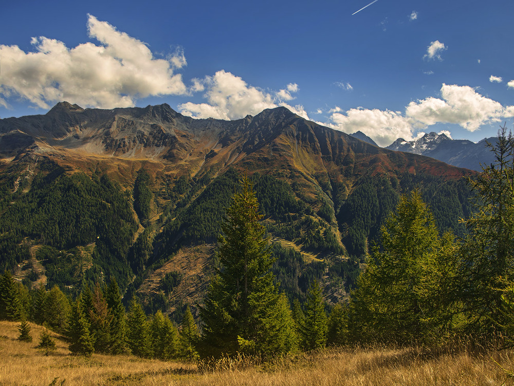 Фотографія Попід хмарАми хмарами, понад горами лине пісня ця. / Юрій Максименко / photographers.ua