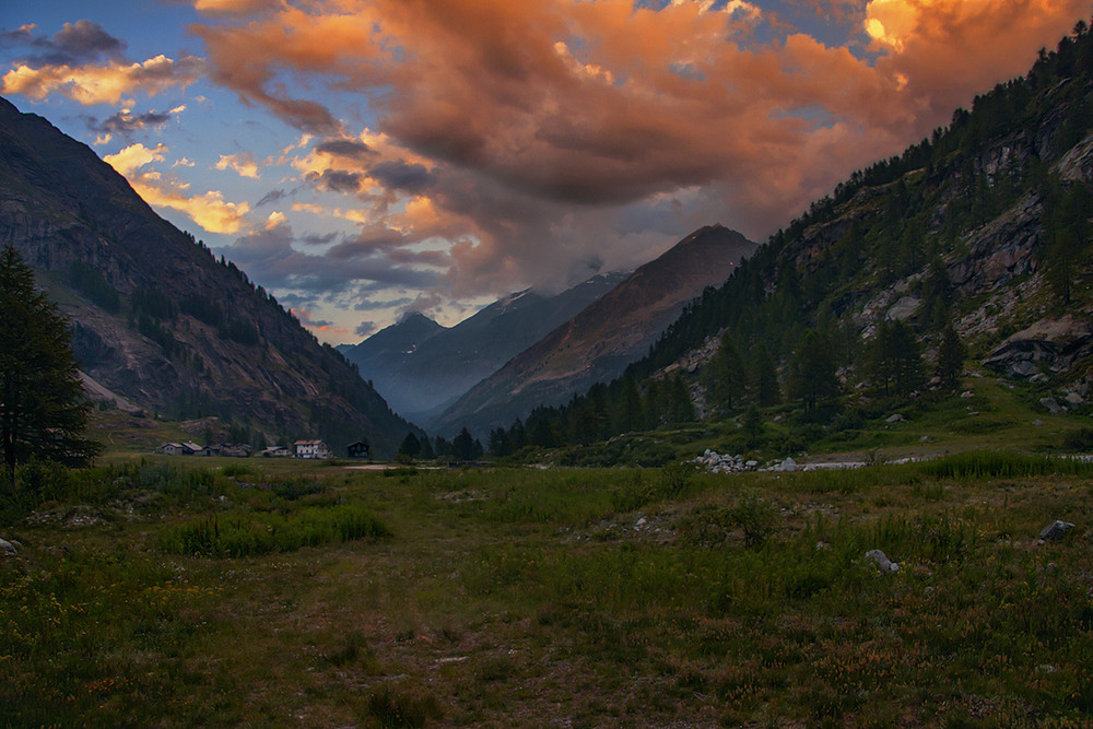 Фотографія Темна нічка гори вкрила. / Юрій Максименко / photographers.ua