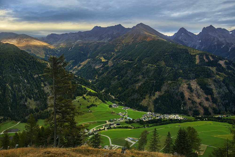 Фотографія Ой видно село, широке село під горою. А сонце низенько, вечір близенько. / Юрій Максименко / photographers.ua