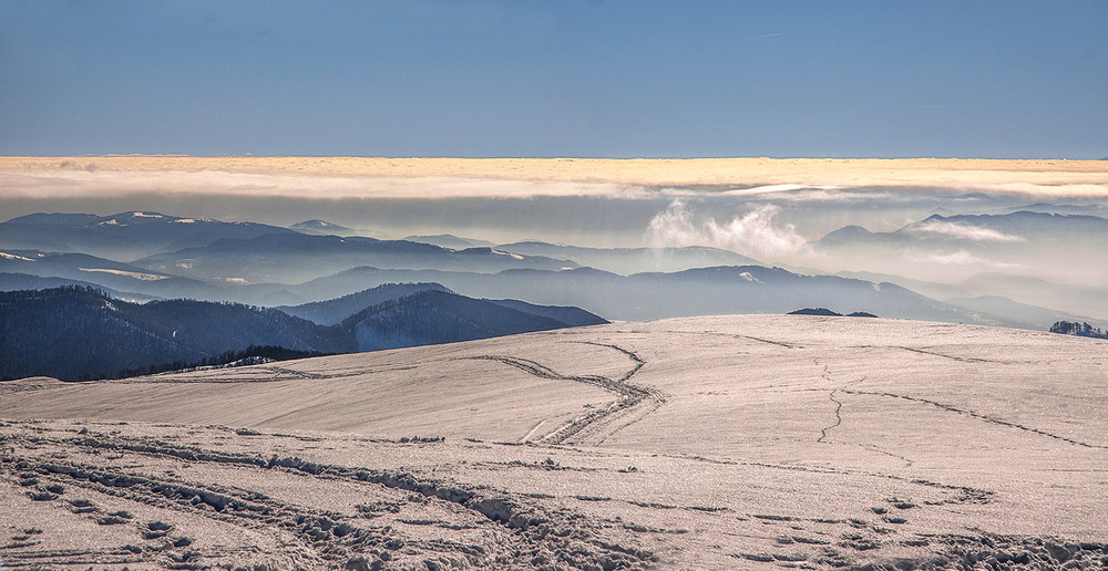 Фотографія Ми всі залишаємо сліди на снігу (в мареві, в хмарах). / Юрій Максименко / photographers.ua