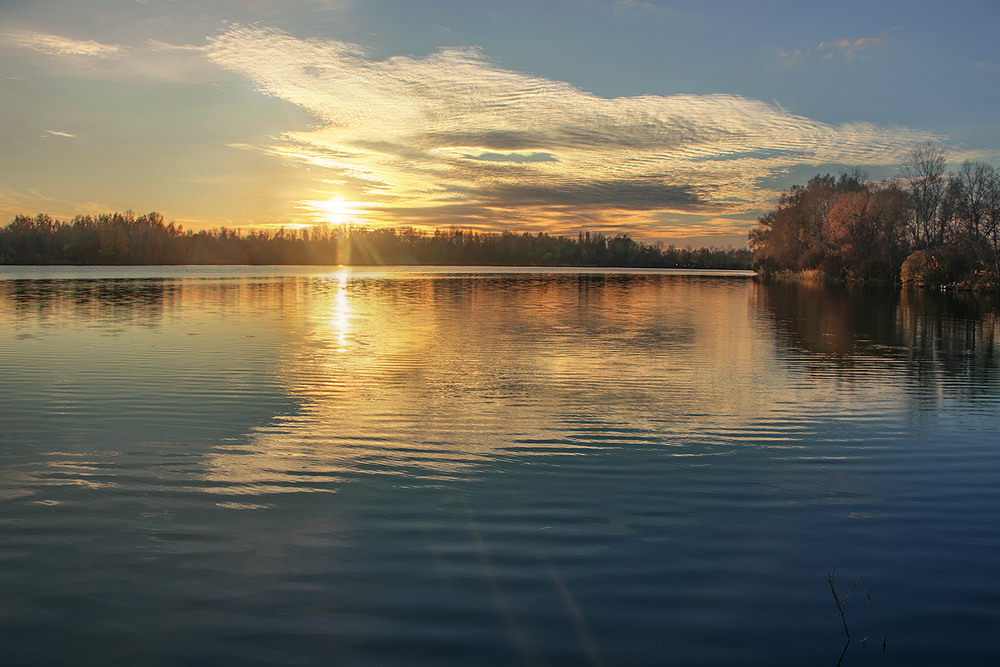 Фотографія Коли сіяння вечірнє настає, люде чомусь радіють, а потім зітхають - кожен про щось своє. / Юрій Максименко / photographers.ua