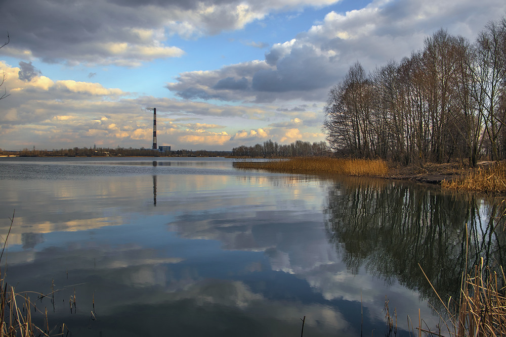 Фотографія Над озером труба, буває, пропливає. / Юрій Максименко / photographers.ua