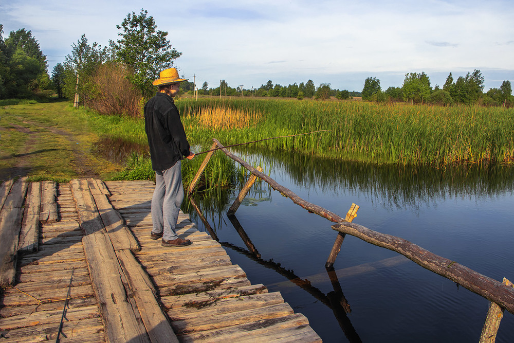 Фотографія Хто рано встає, в того рибка клює. / Юрій Максименко / photographers.ua