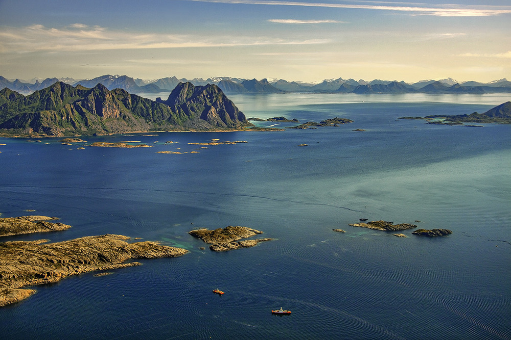 Фотографія Між островами й острівцями свідомості, протоками безумовної втіхи, в океані бажань - думки ширяють. / Юрій Максименко / photographers.ua