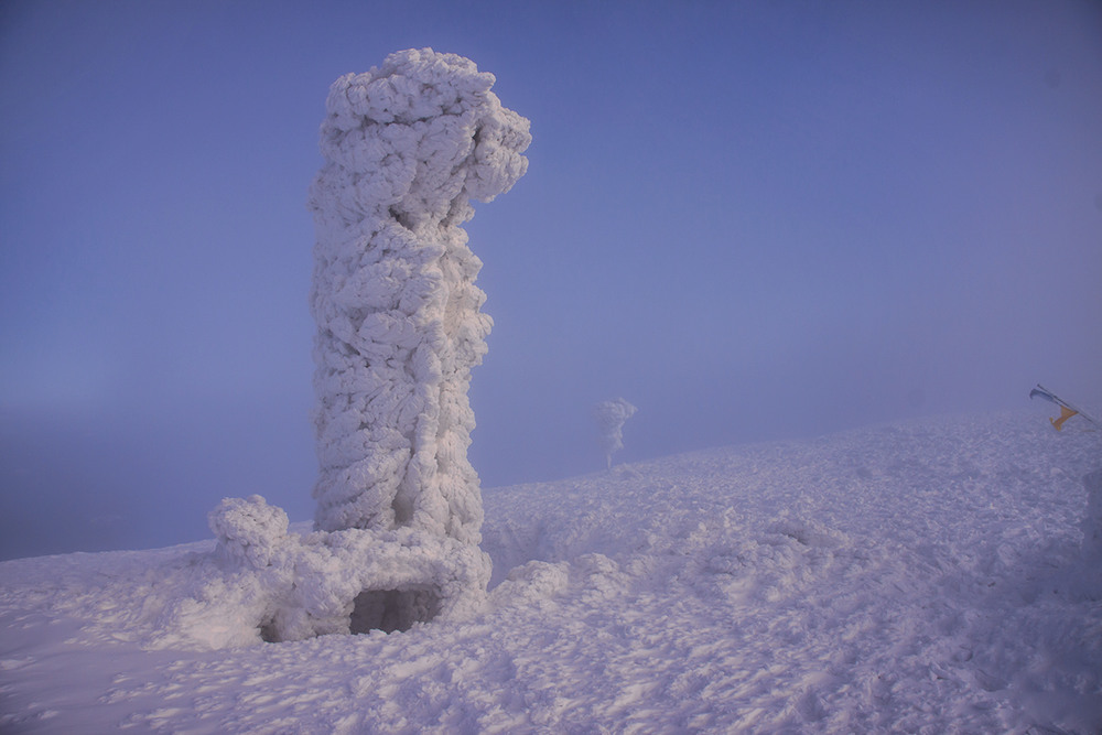 Фотографія В снігу гора. / Юрій Максименко / photographers.ua