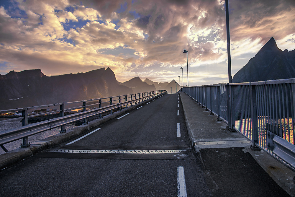 Фотографія Трета хата від моста - моя адреса дуже проста. / Юрій Максименко / photographers.ua
