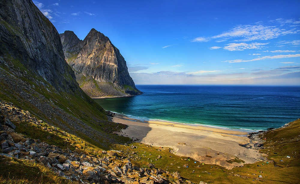 Фотографія Великі і малі камені лежать і стирчать, хвильки - котяться, хмаринки - лед-ледь плинуть. / Юрій Максименко / photographers.ua