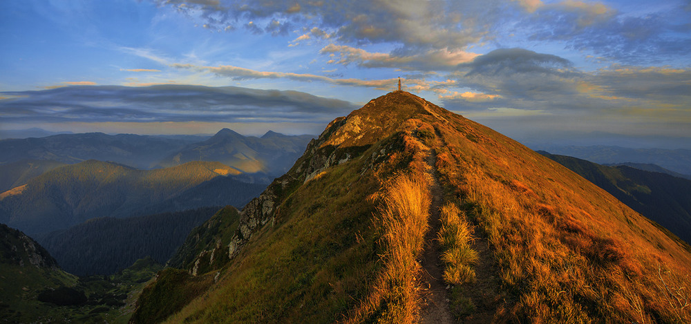 Фотографія Піп Іван перед сном. Є у нас  Чорногора, а це, певно, - вечірня червоногора буде. / Юрій Максименко / photographers.ua