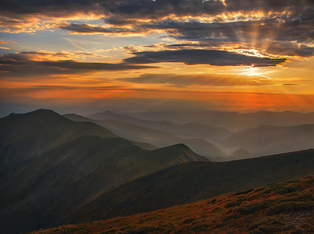 Фотографія – Це шо, вже 'мо, – царство небесне? – Нє, – ше попоходимо трохи тута, з боку Букурешті. / Юрій Максименко / photographers.ua