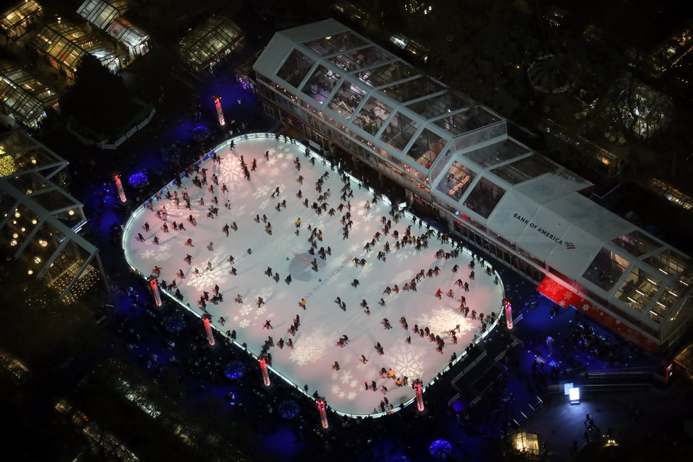 Фотографія Каток в Брайант парку.Вигляд з Банк оф Америка / Юрий Эбер / photographers.ua