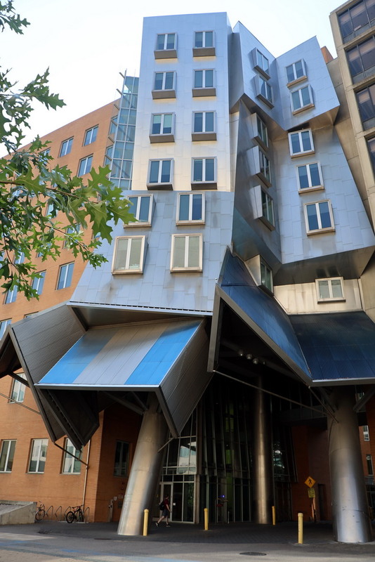 Фотографія Дах з'їхав. Бостон. МТІ. / Юрий Эбер / photographers.ua