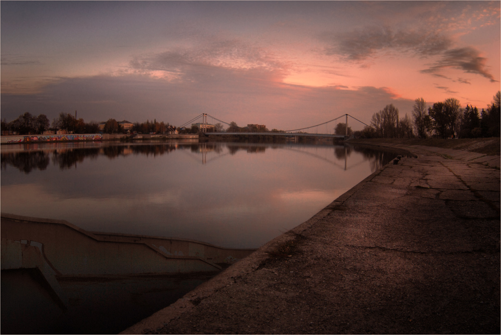 Фотографія Большая река с городскими чертами / HELLEN / photographers.ua