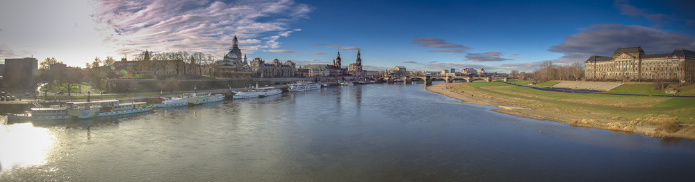 Фотографія вид на терасу Брюля, мост Аугуста и Королевскую набережную... / Maximilian Buckup / photographers.ua