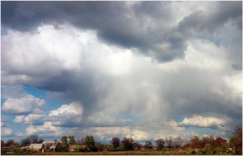 Фотографія Пропливали хмари над селом / Дмитро Швачко / photographers.ua
