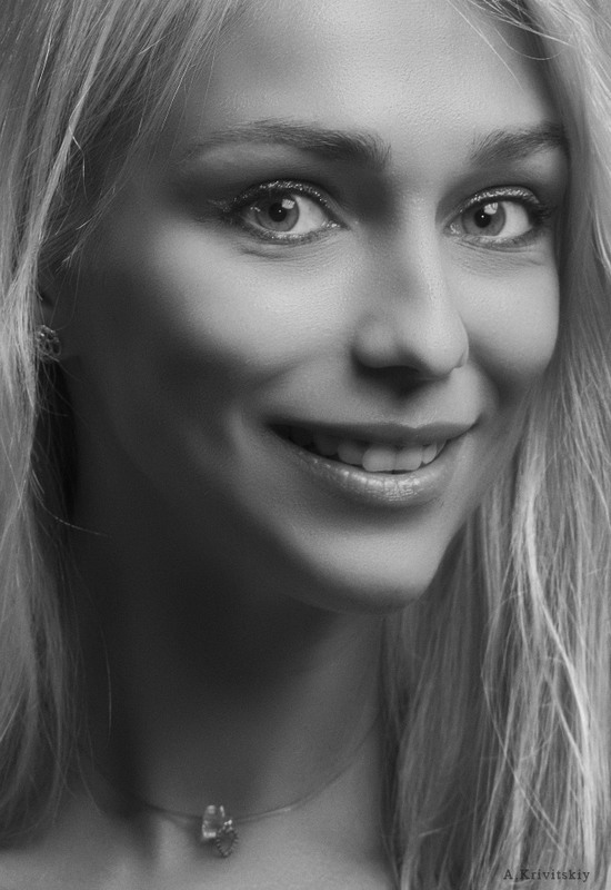 Фотографія Smile for a portrait. A. Krivitsky's studio. / Александр Кривицкий / photographers.ua