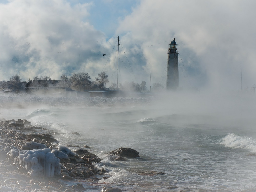 Фотографія маяк в парящем море / Darya K. / photographers.ua