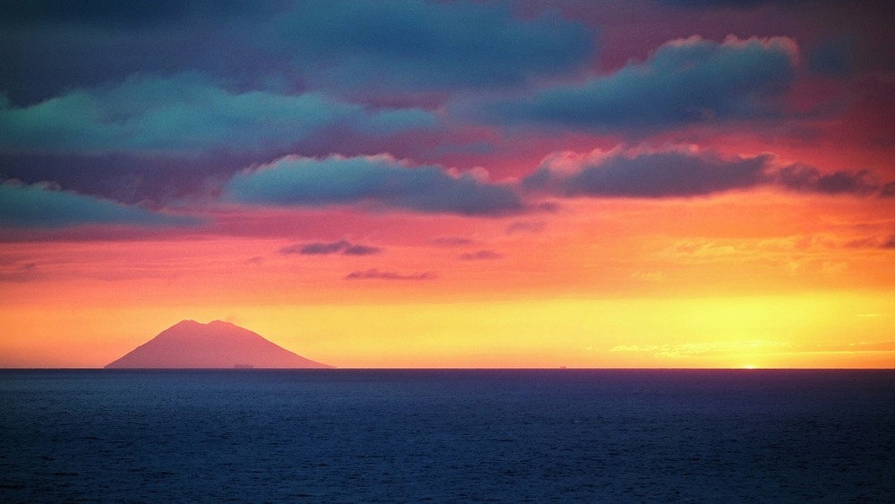 Фотографія Стромболі на горизонті / Ярослав Боклажук / photographers.ua