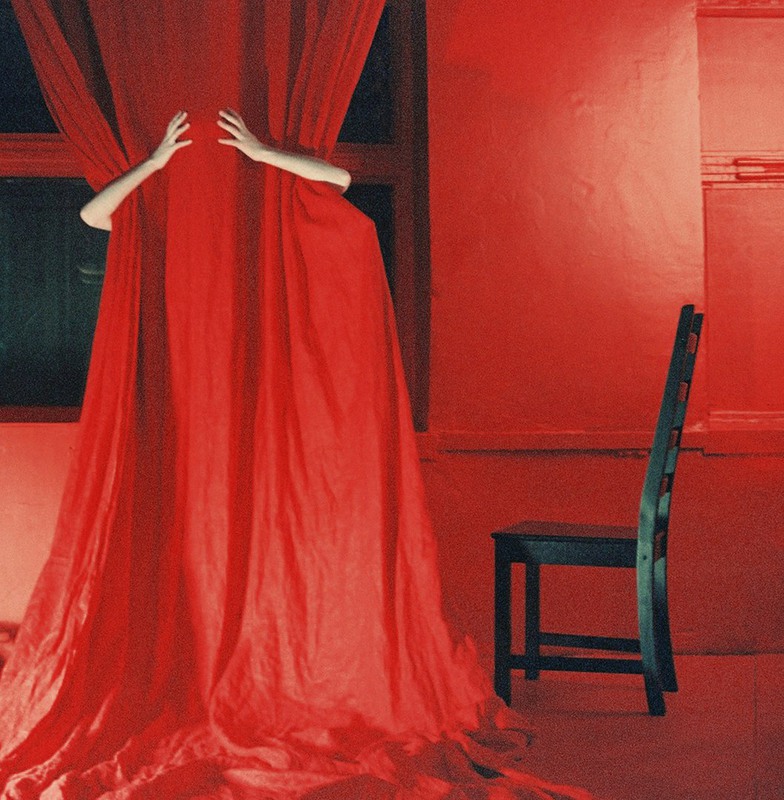 Фотографія красный магритт. red room / Elias Walton / photographers.ua