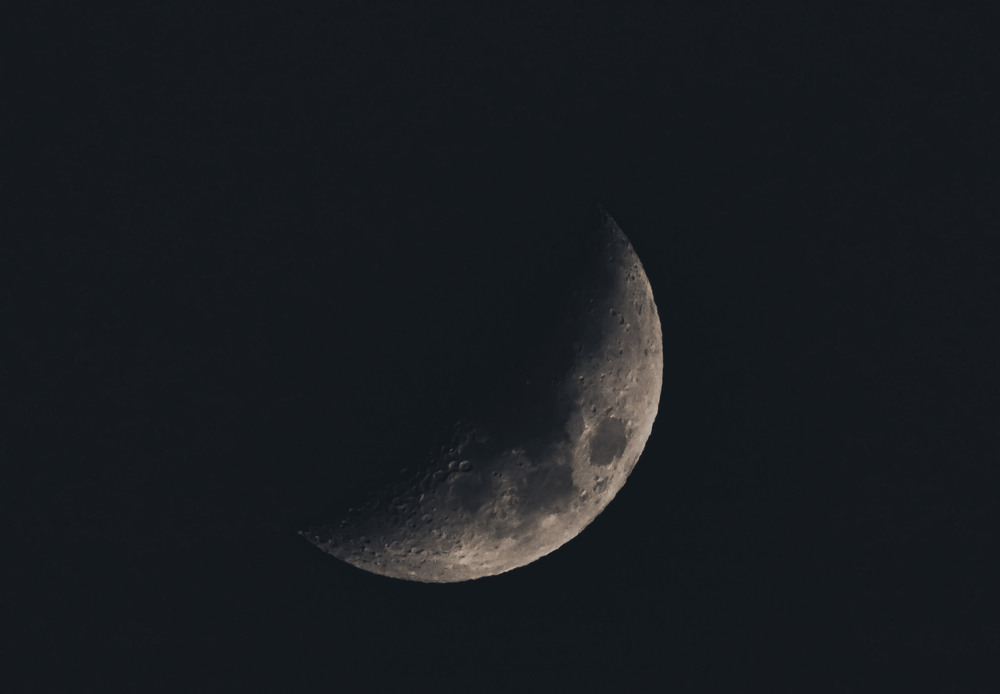Фотографія Белая луна сквозь серебристые облака на фокусе в 1365 мм / Igor Lysenok / photographers.ua