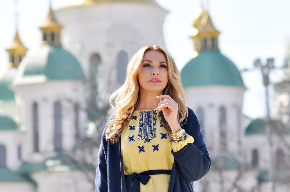 Фотографія Pray for Ukraine. Модель Ольга Сумська / Константин Ревуцкий / photographers.ua