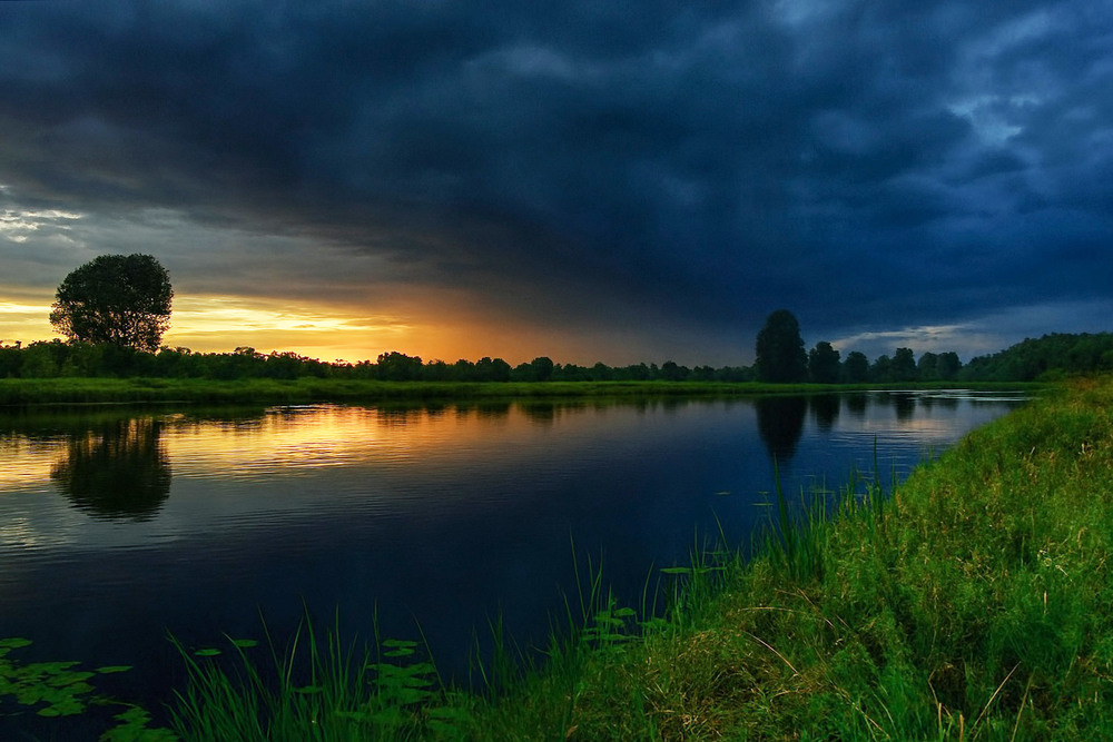 Фотографія Грозовий фронт наприкінці дня на озері Солонецьке / Зоя та Олександр / photographers.ua