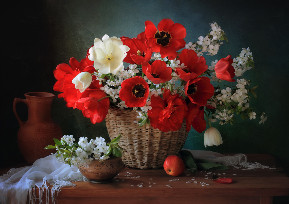 Фотографія С тюльпанами и вишневым цветом / Татьяна Скороход / photographers.ua