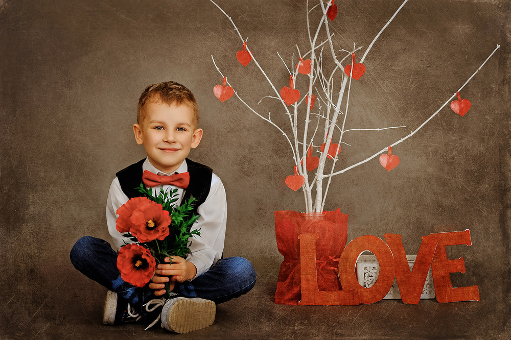 Фотографія the little gentleman with flowers on Valentine's Day / Olena Kravchuk / photographers.ua
