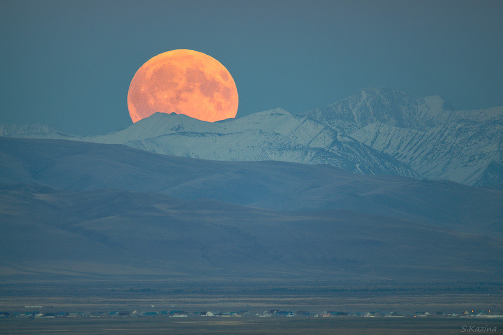 Фотографія Восход луны над границей Монголии и Алтая. / Светлана Казина / photographers.ua