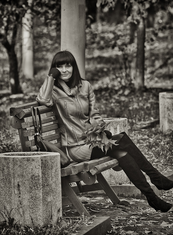 Фотографія Незнайомка з осіннім листям... / Олександр Шахманцір / photographers.ua