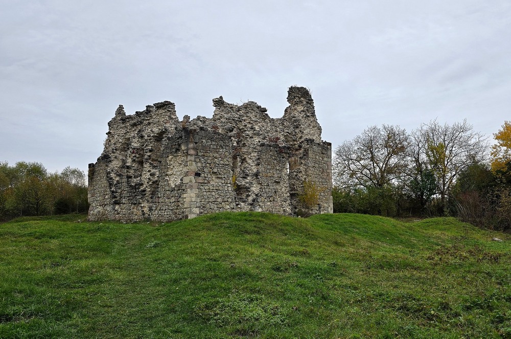 Фотографія Середнянський замок. Залишки. / Віталій Шафранський / photographers.ua