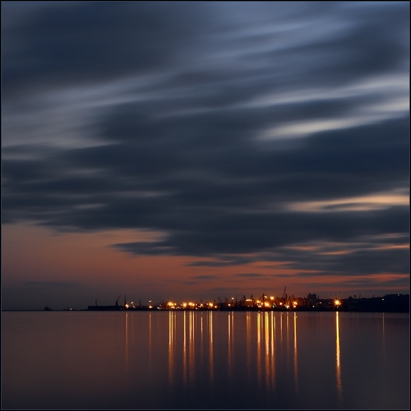 Фотографія Мариупольский порт не спит... / Александр Чумачкин / photographers.ua