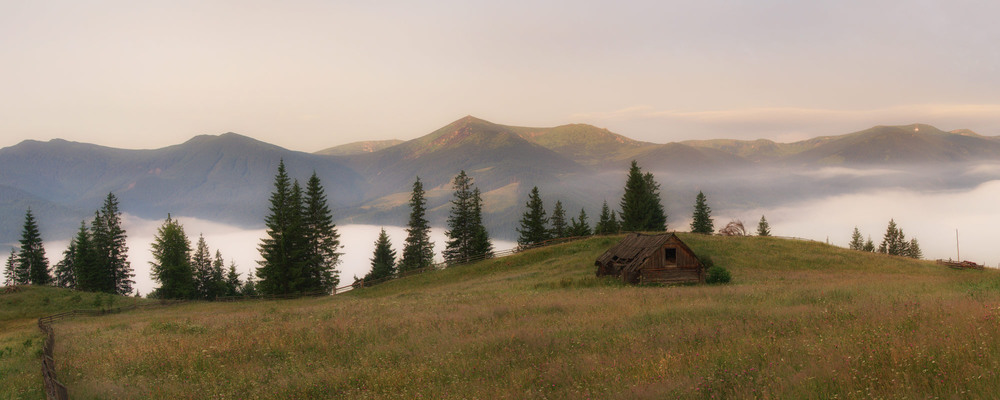 Фотографія Хатинка з видом на гори / Aahz / photographers.ua