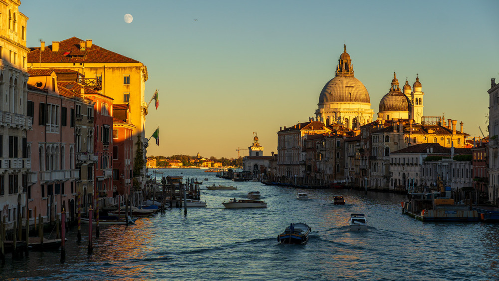 Фотографія Сонце сідає, Місяць встає / gunar / photographers.ua