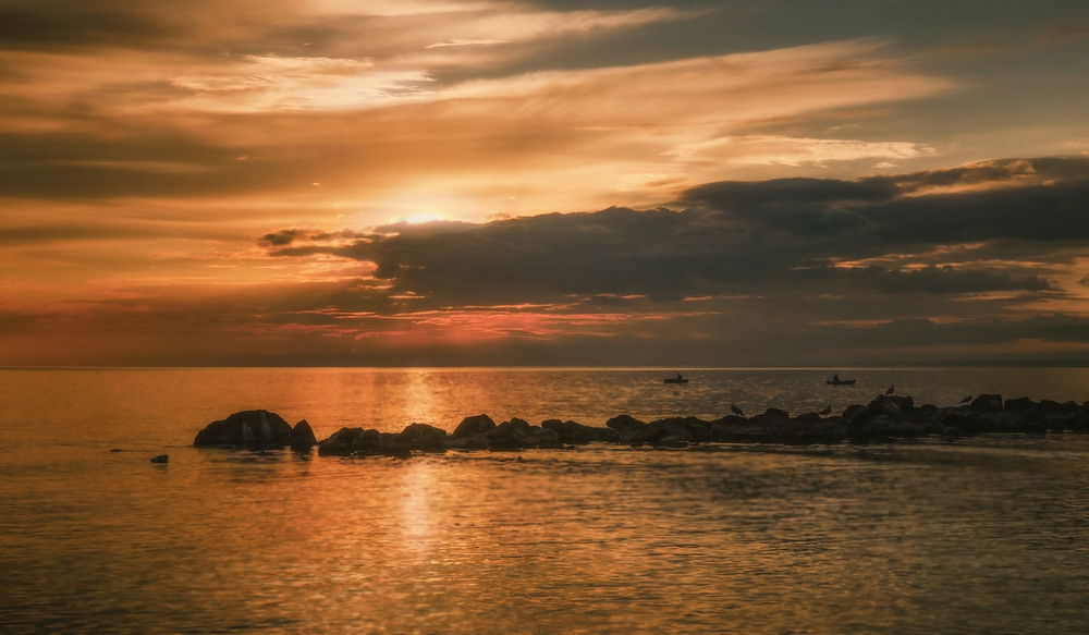 Фотографія Тихо в море спустился Золотистый закат / vadlen v / photographers.ua