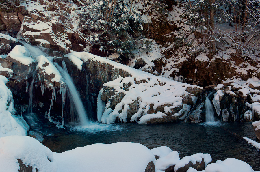 Фотографія зимовий карпатський водоспад / Ліля Гуцол / photographers.ua