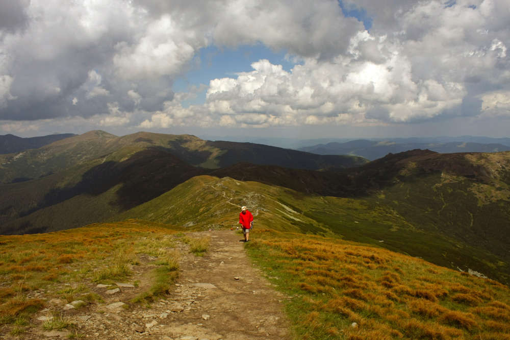 Фотографія Горный пейзаж с туристом. / Дмитрий Рось / photographers.ua