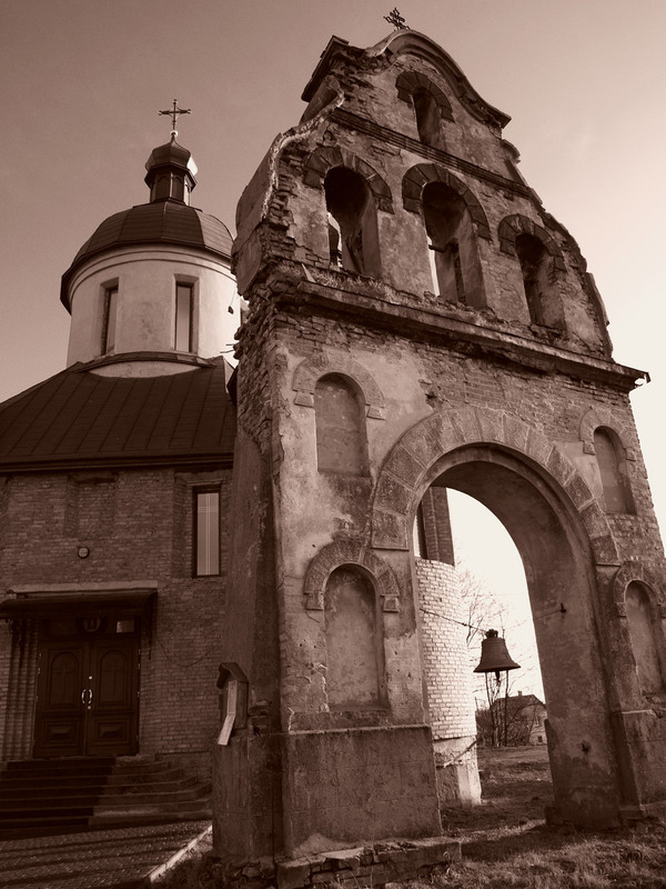 Фотографія Новый храм и старая колокольня. / Дмитрий Рось / photographers.ua