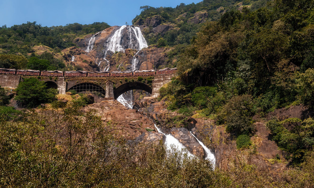 Фотографія Акведук и каскад водопадов...Гоа,Индия! / Александр Вивчарик / photographers.ua
