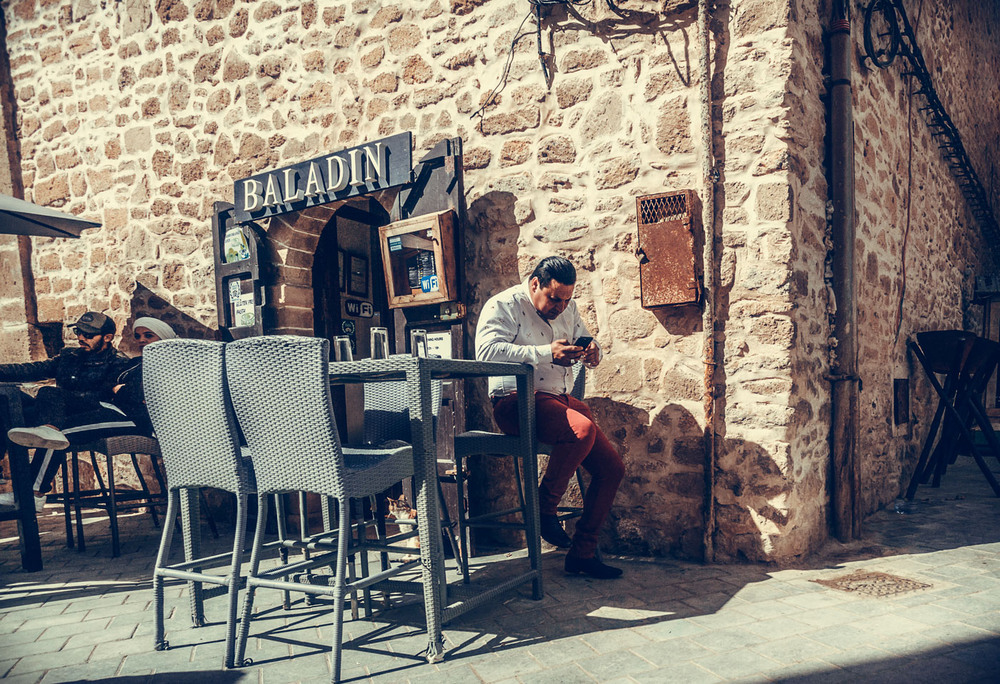 Фотографія Wi-Fi,гаджет,бар и бармен...Марокко! / Александр Вивчарик / photographers.ua